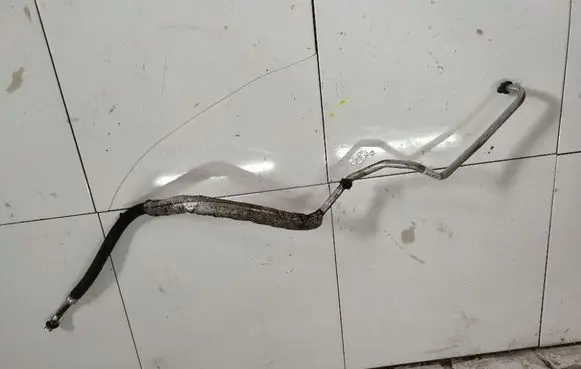 Air conditioning (A/C) pipe/hose