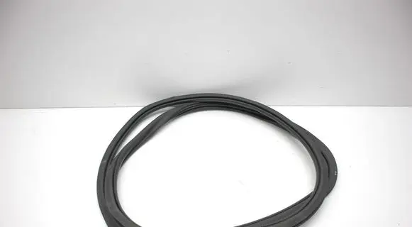 Porsche Macan (95B) Rubber seal rear door 95B833721D