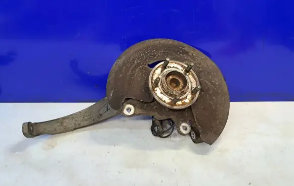 Front wheel hub