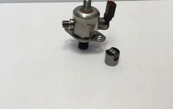 Mercedes-Benz A W177 AMG Fuel injection high pressure pump A1390700000