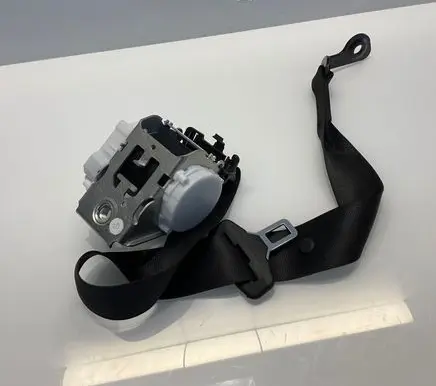 Mercedes-Benz C W204 Rear seatbelt A2048605086 2048605086