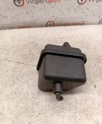 Vacuum air tank