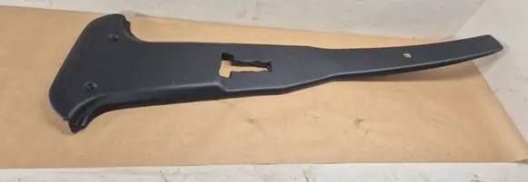 BMW 3 E30 (B) pillar trim (bottom) 