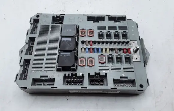 Jaguar XF Fuse module 7340955340 8X2T14B476BD 7140505340