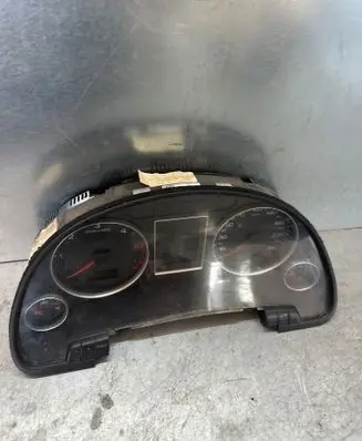 Audi A4 S4 B7 8E 8H Speedometer (instrument cluster) 8E0920900R 5075000175 6033E00131
