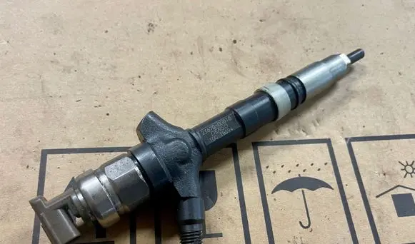 Toyota Avensis T220 Fuel injector 236700G010 10G18694