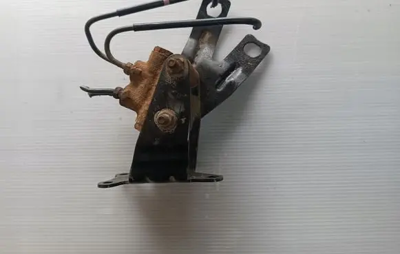 Toyota Avensis T250 Front door lower hinge 