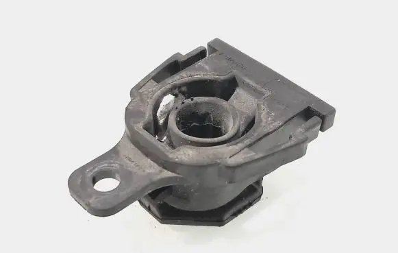 Radiator mount bracket