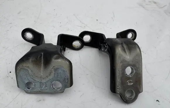 KIA EV6 Front door upper hinge A046057
