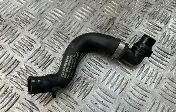 Engine coolant pipe/hose
