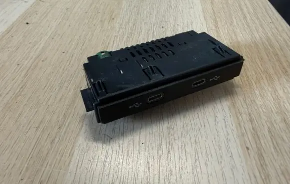 Seat Leon IV USB socket connector 5NA035736