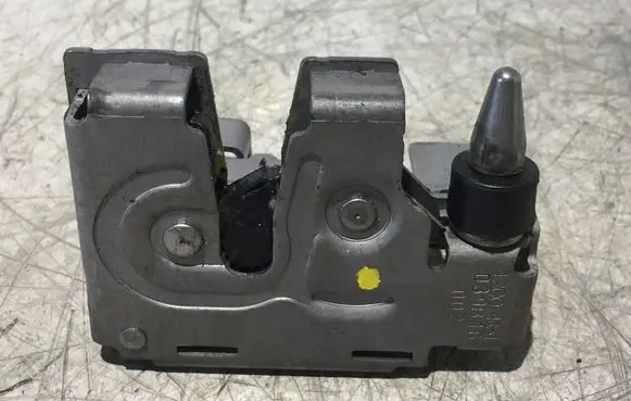 Loading door lock