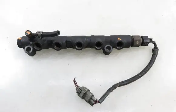 Toyota Avensis T220 Fuel main line pipe 