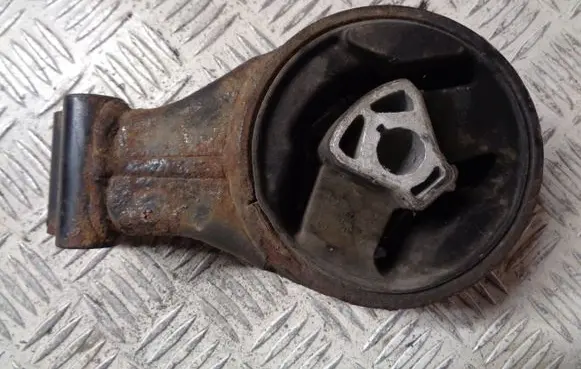 Chevrolet Cruze Gearbox mount 13248630