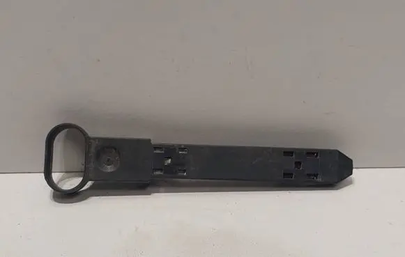Headlight/headlamp mounting bracket