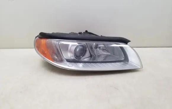 Volvo V70 Headlight/headlamp 31214348