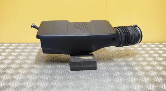 Chevrolet Silverado Intercooler air guide/duct channel 84467638