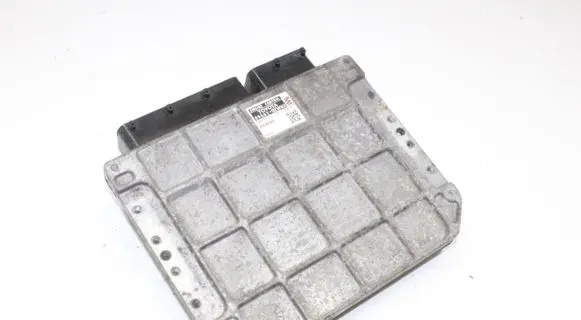 Toyota Auris 150 Engine control unit/module 8966102W60