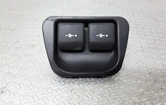BMW X5 E53 Cigarette lighter rear 8254339