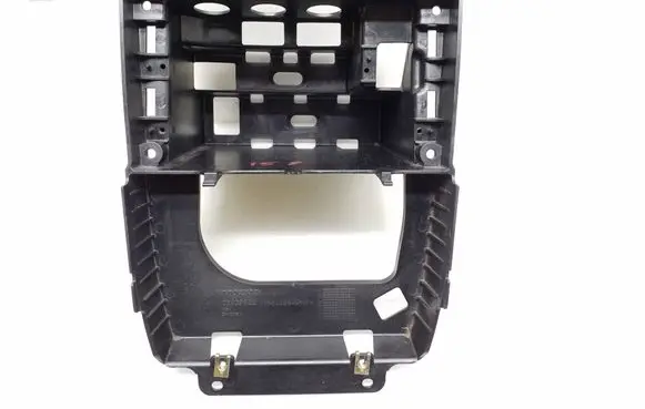 Volvo XC90 Radio/GPS head unit trim 03409622