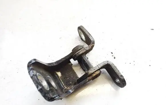 Honda CR-V Rear door lower hinge