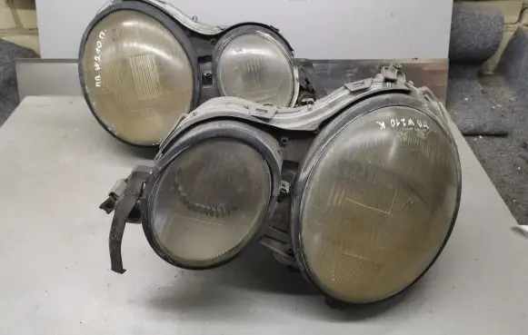 Mercedes-Benz E W210 Headlights/headlamps set 144869 40285201 144870