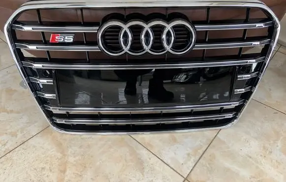 Audi S5 Facelift Front bumper upper radiator grill 8T0853651M 8T0853651N 8T0853651P