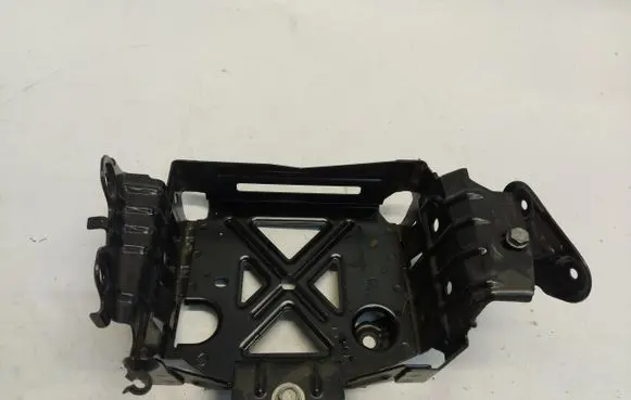 Battery bracket