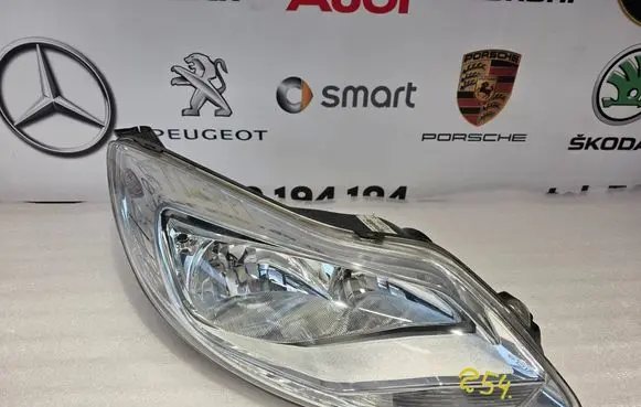 Ford Focus Headlight/headlamp BM5113W029AF