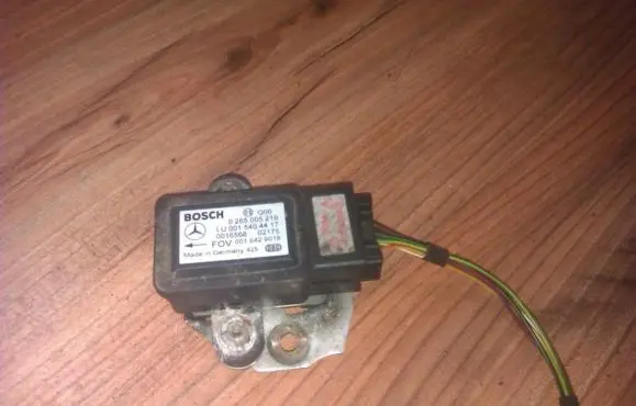 Mercedes-Benz A W168 ESP acceleration yaw rate sensor 0265005219