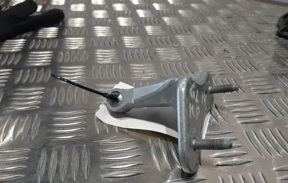 Mercedes-Benz GL X166 Front door upper hinge KAIREPRIEKIS