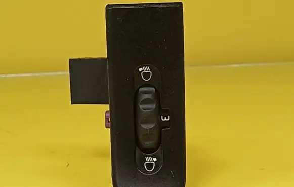 Renault Laguna I Headlight level height control switch 7700822799