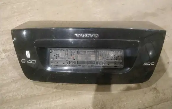 Volvo S40 Tailgate/trunk/boot lid juodas