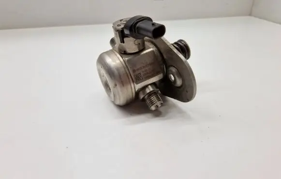 BMW X3 G01 Fuel injection high pressure pump 7642466