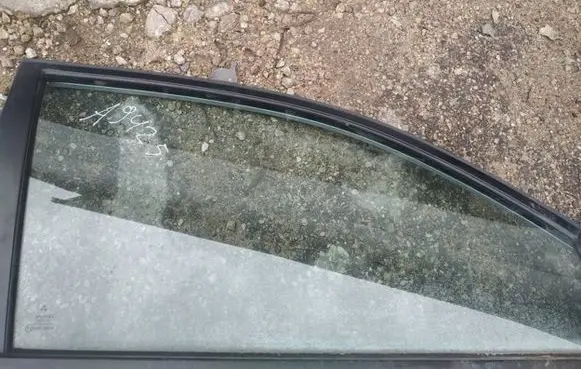Mitsubishi Space Star Front door window glass four-door as2