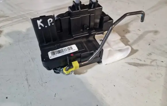 Hyundai i20 (PB PBT) Front door lock