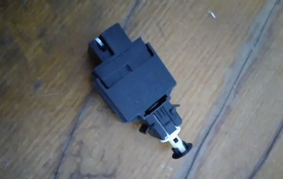 Volvo S40, V40 Brake pedal sensor switch 9128577 04W05K