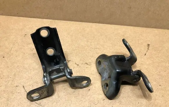 Toyota Avensis T250 Front door hinge set 