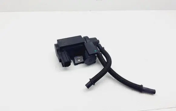 Toyota RAV 4 (XA30) Vacuum valve 258190R011