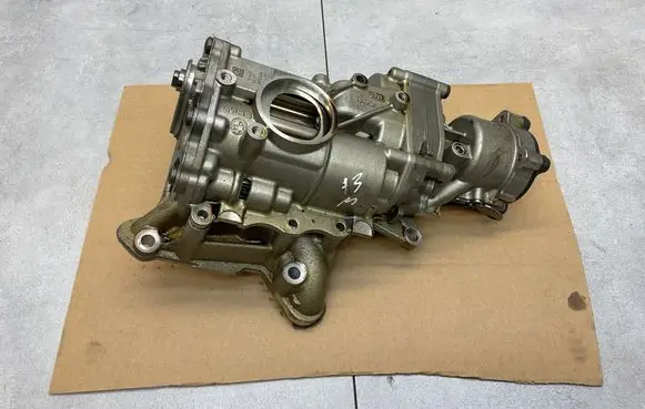 BMW X3M F97 Oil pump 8053434