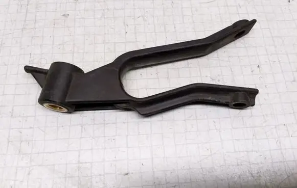 Opel Zafira B Radiator mount bracket 13162131