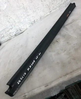 Mazda CX-30 Rubber seal rear door window/glass 