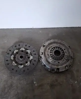 Opel Vivaro Clutch set kit 302052965R 302105151R
