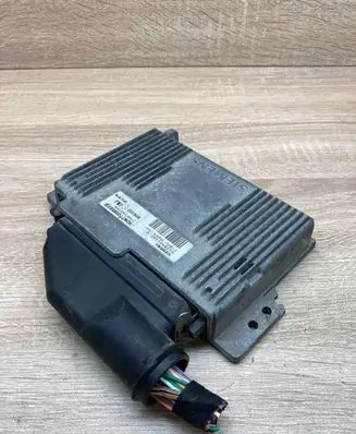 Renault Safrane Engine control unit/module ECU S113721102D 7700103799