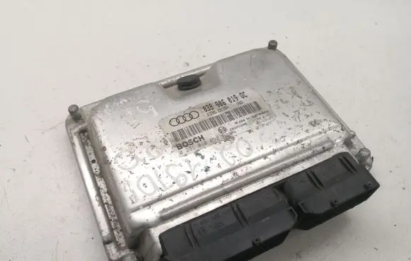 Audi A3 S3 8L Engine control unit/module 038906019GC 0281010892