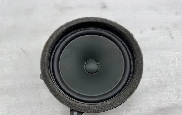 Volvo XC90 Front door speaker 31350425