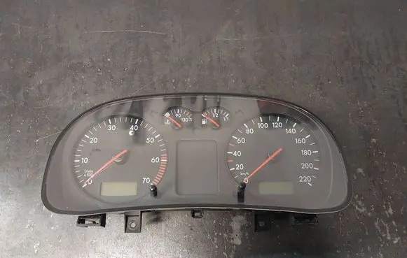 Volkswagen Golf IV Speedometer (instrument cluster) 1J0919880
