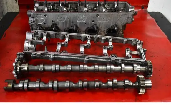 Audi Q7 4L Engine head 0574P