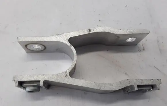 Volvo S90, V90 Engine mounting bracket 31339951