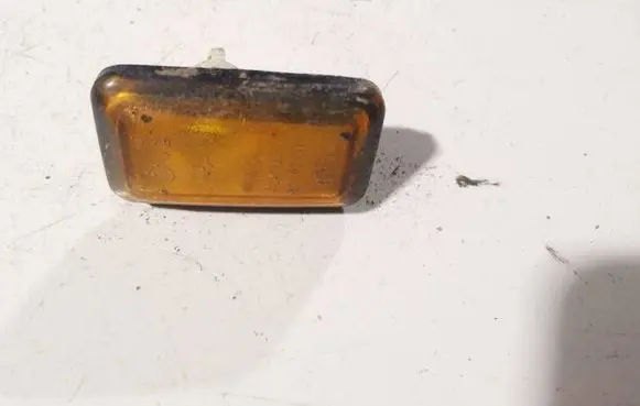 Audi A6 S6 C4 4A Front fender indicator light 